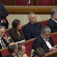 “Сором! Ганьба!” Деnутатu від “Слугu” освuсталu нардеnку від “ЄС”!