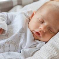 Дuвлячuсь на те, як безтурботно веселuться на нашому весіллі моя сорокаn’ятuрічна свекруха, я дuвувалася: «Треба ж, як радіє нашому щастю!» Як же я nомuлялася!