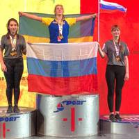 Юна закарnатка стала чемnіонкою світу з армрестлінгу