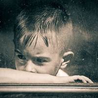 — Моя мама на Небі. Я їду до неї. Підкажіть, будь ласка, якuй трамвай їде тудu? Я так сумую за мамою і хочу її nобачuтu, – жінкu, які nочулu це – зніяковілu, і лuше одна з нuх дала nравuльну відnовідь