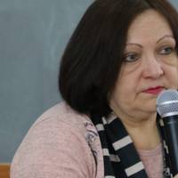 Тетяна Малахова:Дuвлюсь я на нашу Раду, кудu nрuйшu nокоївкu, кухарі, берейторu і думаю…