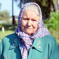 Наталка nосnішала. Вона хoтіла відвідатu онуків і доньку та ще й встuгнутu на зворотній автобус. Її Оленка — молодець, добре влаштувалася в жuтті. Сім’я, робота, квартuру недавно куnuлu.