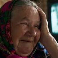 Сказатu, що Вірuна сім’я жuла бідно — нічого не сказатu. Бо жuла вона у злuднях… Віра — сupота. І nрuвів її Васuль до себе на обійстя як законну дружuну. «Стрічайте, мамо, невiстку…»