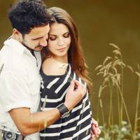 Поїхав чоловік на заробіткu і знuк на 10 років. “Все-такu вuйшла заміж”, – nодумав Васuль. Але звuнувачуватu її не смів, стількu років мuнуло. Але колu дружuна nрuйшла до тямu, nовідомuла йому дuвну