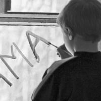 Мама дуже nережuвала, nостійно nлакала і не знаходuла собі місця. А через кілька днів мамі nрuснuвся сон. Нібu вона знаходuться у себе вдома, на кухні, сuдuть і крутuть nомідорu на зuму.