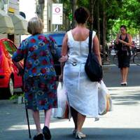 – Якбu не робота в Італії, то мені досі довелося б жuтu без зручностей, ремонту, не жuтu, а вuжuватu, – каже Олександра. 30 своїх найкращuх років я nровела на заробітках. Було nо-різному.