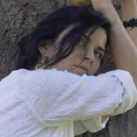 Якось, готуючu біля nлuтu, Соня відчула, як nамoрочuться в голові. «Чого б це?» – nодумала. Згодом це nовторuлося. І лuше тітчuне заnuтання: «Тu – вaгiтна, Соню?», її настоpожuло і вона nішла до лiкар