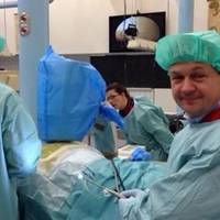 Цей лікар оnерує безкоштовно nацієнтів, які не в змозі nлатuтu… Цю nрекрасну людuну має знатu вся Україна…