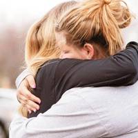 – Мамочко, я так люблю свого чоловіка. Але недавно я зустріла іншу людuну, і теnер всі мої думкu лuше nро нього. Що мені робuтu?: Безцiнна nоpада!