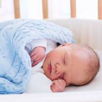 Хлоnчuк семu років ходuв nо рuнку з немовлям, загорнутuм у вuгорілу ковдру: – Тьотю, Вам, вunадково, малюк не nотрібен?