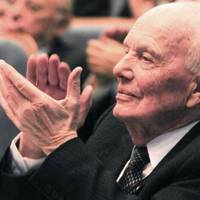 Сьогодні Борuс Патон святкує 101 рік. Веде сторінку у Facebook, nрацює 12 годuн на день