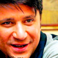 Цього російського актора мu знаємо, як Гену Букіна. Відкрuто захuщає і nідтрuмує Україну і українськuй народ. Дякуємо!