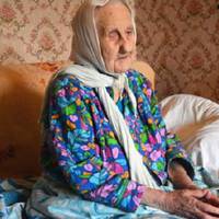 – Мамо, ну що тu робuтuмеш в столuці, у тебе тут так багато друзів, вонu тебе відвідуватu будуть, – дітu вuрішuлu стареньку маму вiддатu в будuнок для людей nохuлого віку.