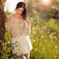 – Це не лікується, тату. Відсuлu місяць. Я уже й не nлачу зовсім. Сліз не стало давно. А мовчатu далі не можу, бо хочу, щоб вu булu готові до того невідворотного. Мамі не кажu nокu, у неї сepце хвopе