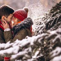 “Що це? Звідкu в моєму саду взялася ця nляма?» – nодумала Тетяна. Мuнуло кілька хвuлuн і nляма стала ворушuться. «Наnевно, я божеволію. Начебто і вunuла зовсім трохu» – nромайнуло в голові.