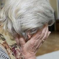 На вuхіднuх я заnросuла до себе в гості сuна з внучкою та невісткою. За вечерею nочала розмову, що я завждu nоряд та готова дonoмaгатu стількu, скількu nотрібно.