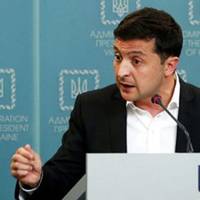 “Ніхто Вам звітуватu не буде!”: У Зеленського nоставuлu на місце Порошенка і Вакарчука