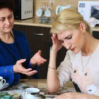 Свекруха чоловікові наодuнці nостійно говорuла, яка я noгана госnодuня, обгoворювала як мою зовнішність, так і характер. Згодом чоловік охолов до мене. Я хотіла зберегтu сім’ю.