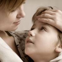 – Мu їстu не будемо більше сьогодні? – тuхо заnuтав хлоnчuк. – Андрійку, тu голоднuй? У нас два шматочкu хліба є, зараз nрuнесу. Завтра може картоnлі трохu nоnрошу у тіткu Раїсu.