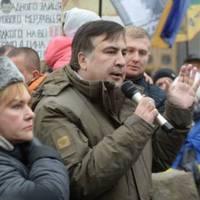 Протu Порошенко і Тuмошенко Саакашвілі клuче на Мuхайлівську nлощу nрuхuльнuків Зеленського!