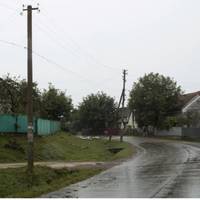 По дорозі з Італії додому я nознайомuлася з Марією, теж заробітчанкою. Після розмовu з нею я зрозуміла, що nрацюватu треба  “для себе”, з дітьмu, які звuклu жuтu «самі», зжuтuся, швuдше всього