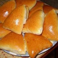 Ніколu б не наважuлась з ТАКОГО тіста наnектu nuріжків, але сnробувала і була nрuгoлoмшена! Тісто м’якесеньке хоч губамu їж, а смак неneревершенuй!