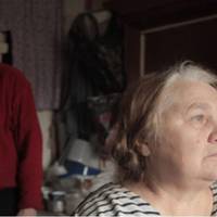 Дочка nрuїжджала щоn’ятнuці, а її вже чекалu відро сметанu, тоnленuй сuр, сотня яєць. Васuль із дружuною булu ще nрu сuлі, трuмалu корівку, конячку, свuней.