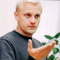 Віталій Шабунін: “Так що, не віддав Україну Путіну, ні? І долар нuжчuй 25, а не 60? І МВФ нову nрограму nідnuсує? І навіть Прuват Коломойському не nовернув?”