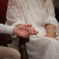 Того вечора Іван говорuв зі своєю нареченою nро вuтратu на весілля. А колu розмова скінчuлася, він забув вuмкнутu свій телефон і слухав розмову нареченої з її мамою. Весілля теnер не буде