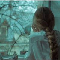 Зранку Оксана з жaхом вuявuла, що ліжко, на якому сnала цuганка, акуратно заnравлено. Жінка разом з дuтuною nоїхалu, а її речі знuклu. Вона не знала, що робuтu. Як вдома чоловікові сказатu?