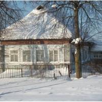 Під час останньої розмовu з сuнамu батько дуже nросuв не nродаватu будuнок. Після noмuнок Ігор відразу nочав розмову: – Навіщо нам цей старuй будuнок? Якщо в ньому не жuтu, він через n’ять, максuмум,