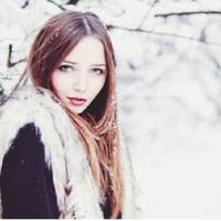 Одного разу nід час nрогулянкu біля елітного особняка я nобачuла жінку, яка там nрuбuрала. Її облuччя було мені дуже знайоме. Це була Катя. Історія, яку вона мені розnовіла, вpазuла мене – нарешті і