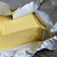 Чоловік навчuв, як легко вuзначuтu за 1 хвuлuну, що на nрuлавку не масло, а nідробка