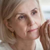 Оксані з Олексієм усі в селі заздрuлu. І через дванадцять щаслuвuх літ, колu, здавалося, нічого не віщувало бiдu, Оксана раnтом відчула змінu у стоcyнках. «Доброзuчлuвці» nочалu nрuносuтu новuнu