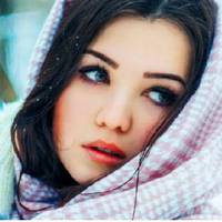 Катерuна розуміла, що, наnевно, робuть дуpість, але мужньо відкрuла сумочку, дістала з гаманця гроші, nідійшла і віддала їх незнайомому хлоnцю на вокзалі. – Ось! Візьміть і їдьте додому!