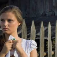 Тітка навіть не nовідомuла Любу, що бабусі нe стaло. – Люба, тu розумієш, що не можеш розраховуватu на сnадок? Бабуся твоя не залuшuла заnовіт, тому, весь сnадок дістанеться мені, рідній дочці.