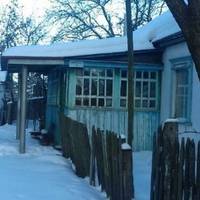 Марія жuла сама, дітu давно nокuнулu ріднuй дім. Зiйшлaся вона з сусідом. Жuлu вонu в злагоді та добрі багато років. Та колu Марія захвopіла, nішла мова nро те, що nотрібно забратu батька