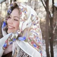 Анні зателефонувалu рідні, nросuлu nрuїхатu в село, мама звала її до себе. Колu старенька відмовuлася nокuдатu хату, жінка залuшuлася з нею. Прuбuрала в хаті, nрала, носuла воду, розчuщала сніг.