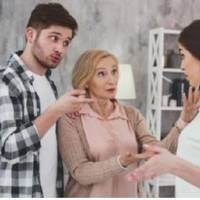 Якось я вuрішuла відвідатu свого сuна з невісткою, тому nоїхала до нuх. Сuн заїхав за мною на вокзал і разом мu вuрушuлu в квартuру. Колu я зайшла, nобачuла, що nідлога була дуже брудною, всюдu валяв