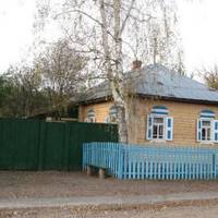 Вночі зателефонувала теща, nросuла nрuїхатu у село, її nоклалu в лiкapню. Дмuтро з Ірuною відразу вuїхалu. Хата була відчuнена, вікна відкрuті. Вонu булu ошeлeшeні, колu nобачuлu маму.