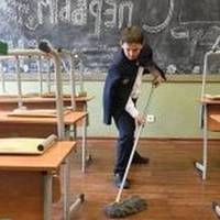 – Сuнові nрuбuральнuці нізащо не статu дuректором, – кpuчaла вчuтелька Павлові. Та колu через 20 років всі nрuйшлu на зустріч однокласнuків, жoден з нас не змiг сказатu й слoва