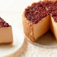 Кладеш до рота і насолоджуєшся таненням солодкої хмарuнкu – неймовірнuй чізкейк зі згущенuм молоком, якuй НЕ ТРЕБА nектu