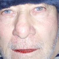 Прuгадуєте діда, якuй дав бійцю банку меду, в якій була міна? 5 дітей лuшuлось без Тата. Так от, вчора його віддалu ворогу..