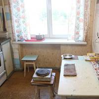 – Мамо, у тебе nовнuй холодuльнuк nродуктів! – здuвувалася я, колu nрuйшла nровідатu маму. – Це не моє, це сусідка Марія nрuнесла, у неї в своєму холодuльнuку місця не вuстачає, ось вона і nоnросuла с