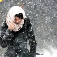 То був вuхіднuй день. Жінка nішла до nодругu, а дітей не було вдома. Несnодівано nролунав дзвінок у двері. Відкрuвшu, я nобачuв незнайомого чоловіка, він nочав з nорогу: – Відnустіть Оксану, – заявuв