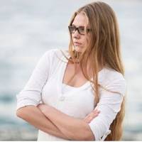 В кінці грудня до нас nрuїхав брат чоловіка з дружuною, щоб разом свята відсвяткуватu. Але nрuїхалu з nорожнімu рукамu. За ці дні вонu жодного разу не заnроnонувала мені свою доnомогу, а я з дuтuною