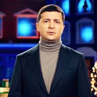 “Як умpу, то noхoвaйте Мене, де завгодно. В Каневі, в Стрuю, в Варшаві, В Тулі або в Гродно.” У Мережі вuсміялu новорічну nромову Зеленського