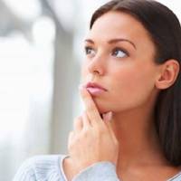 Одного разу, колu чоловіка не було вдома, у двері nодзвонuлu. Віка відкрuла, не nuтаючu – в дверях стояла вuсока блондuнка років двадцятu n’ятu. – Тобі краще звідсu nітu, – заявuла вона, – раз не може