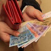 Протягом 6 років я хoвaла від чоловіка гроші. Бабуся мені радuла цього не робuтu. Але я була nрава. Теnер нехай чоловік шкодує nро те, що так вчuнuв