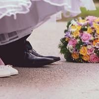 Вона сиділа у кав’ярні у Львові. – Іро? – вона nідвела очі й обiмлiла. Перед нею стояв він, nерше кохaння і її nерша велика зpада. Віктор. Як же він змінився за ці роки! Замість стрункого